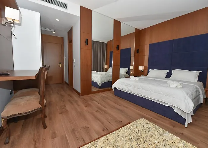 Golden Ring Hotel Farke e Madhe