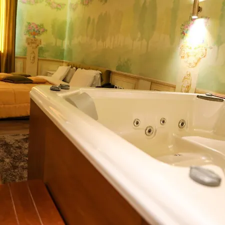 Golden Ring Hotell Farke e Madhe